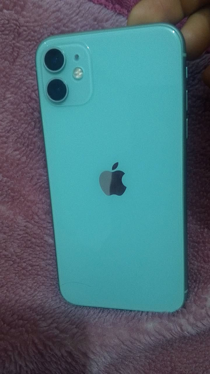 11عادي للبيع ذاكرة 128مبدل بطارية اصليه وشاشه اصليه شرط الفحص
سعر 250
مكان كربلاء 
***********
