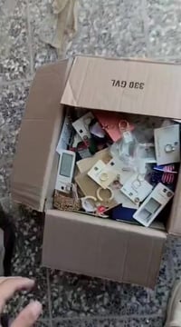 اكسسوارات أمريكية • بغداد • تصوير اليوم