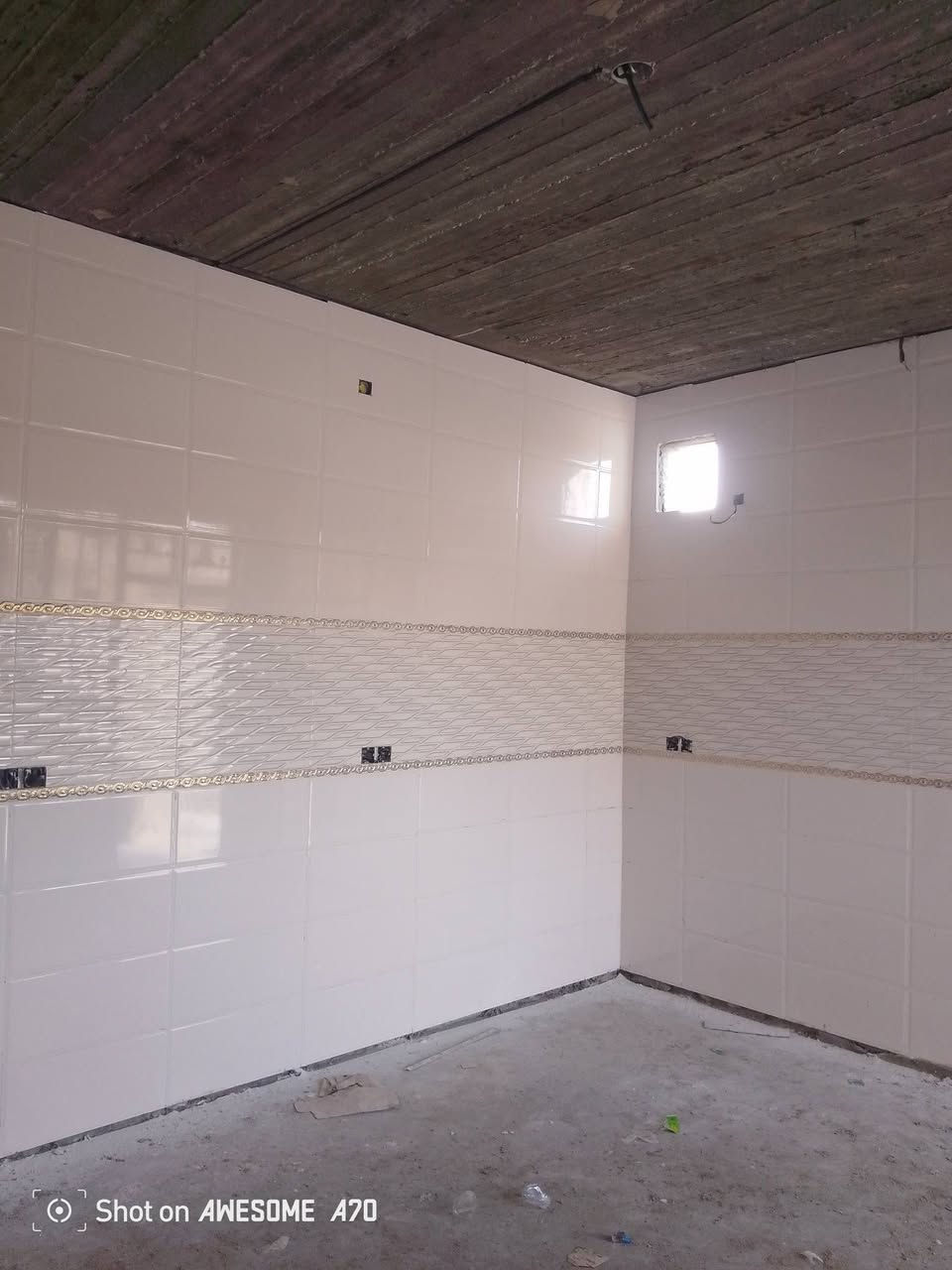 سلام عليكم خوان جاهزين الي عمل سيراميك ومرمر بل ماده والخبط ولي عمل سكريت وتصفير جدران بل سمنت شغل ليزر درجه فول *********** ***********
