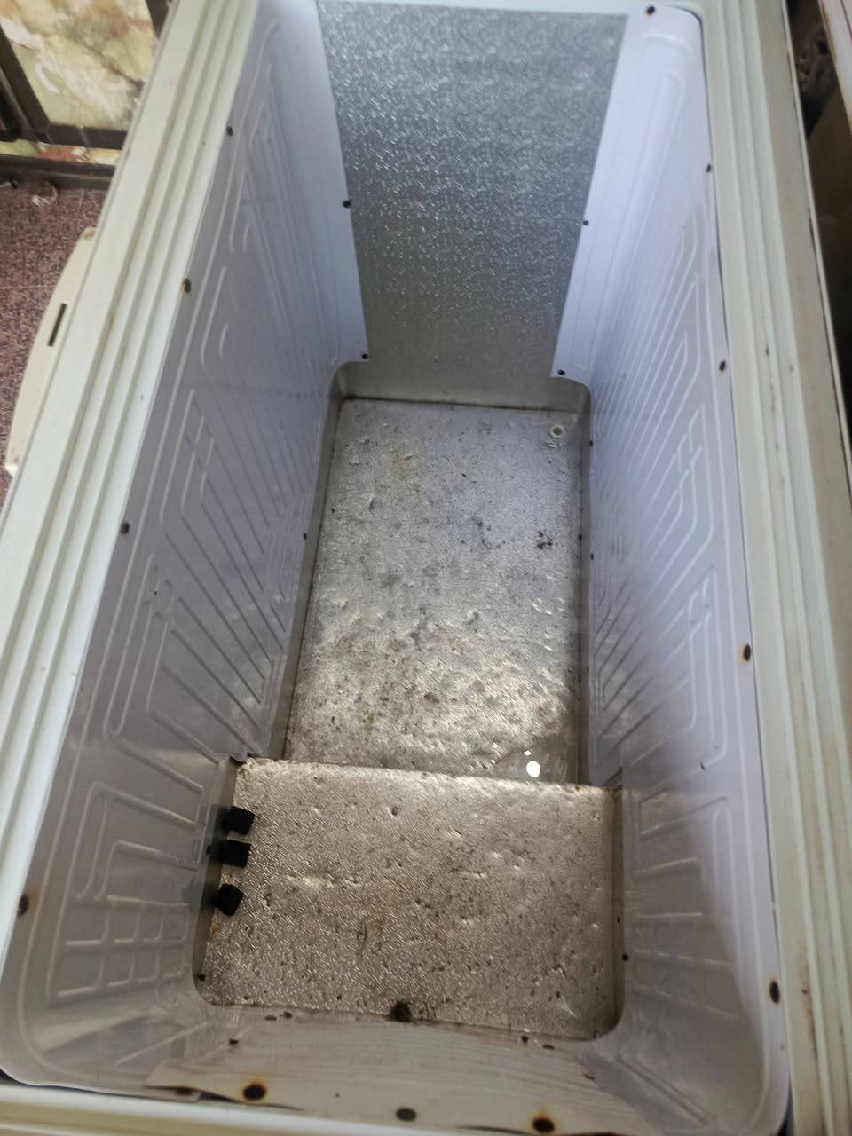 السلام عليكم ثلاجه تشتغل وتفصل ومجمده شغاله بس ملفوفه بطنه بس بيهه كسر يده من يدات الباب ابيع عطلانات بس المجمده شغالة امانت الله قيم باليرضي الله وبالعافية عليك اثنينهم


**إذا كنت صاحب هذا الإعلان وتريد حذفه لأي سبب، رجاءا أرسل رسالة إلى الدعم الفني**