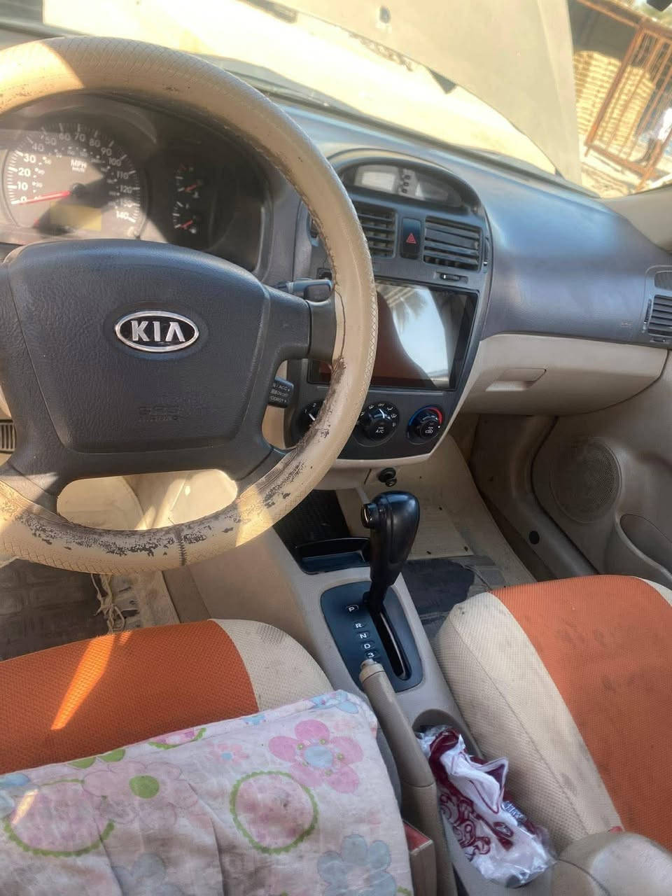 السلام عليكم كيا سبكترا موديل 2006
سنويه جديده باسمي مصبوغه حزام للجماليه 
السعر 70 وبي مجال مكاني كربلاء الحسينيه 
***********
