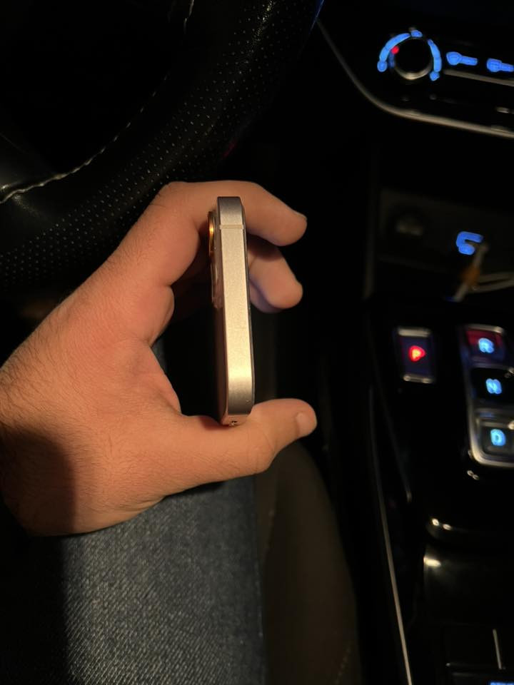 سلام عليكم 13 عادي ونضيف ذاكره 128 وبطاريه يمك بل صوره جهاز ما مفتوح ابد مكان الدوره رقمي *********** وتس اب فقط سعر 400 الف وبيه مجال للشراي يجي يشوف ويفحص ويدلل
