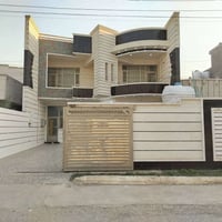 يوجد لدينا دار للبيع مساحه 300 مترواجهه 10 ونزال 30 يحتوي على ستقبال +...