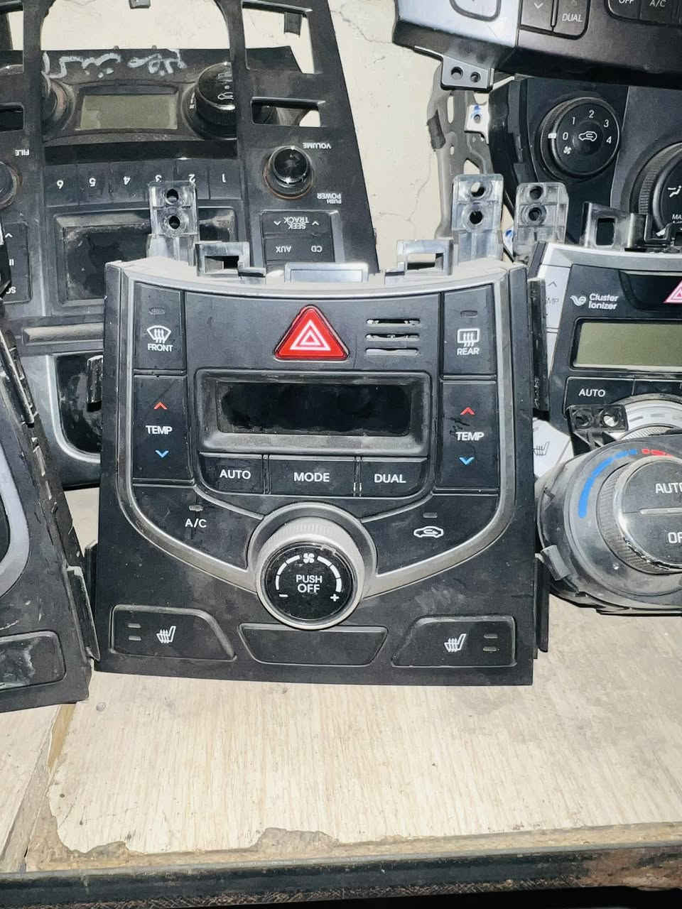 يوجد جميع قطع غيار السيارات الكوريه الحديثه 
شركة ماهر الحجار 
البيع جمله+مفرد
يوجد توصيل لجميع محافظات العراق
الرقم: ***********….. ‭٠٧٥١ ٨٠٩ ٤٧٦٤‬……‭٠٧٧٤ ٤٤٣ ٣١٤٤‬
العنوان صناعة وادي عكاب سايدين ويلاد قندله ثالث فرع عل يمين
