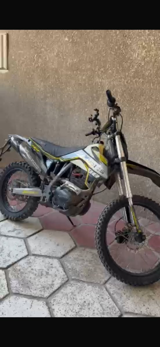 دراجه اكس موتس مكينه 300 مرقم بسمي تحويل دراجه مصارله فتره عندي تقريبن شهرين اسعر مليونين 700 وبيه مجال للتواصل وتساب ***********
