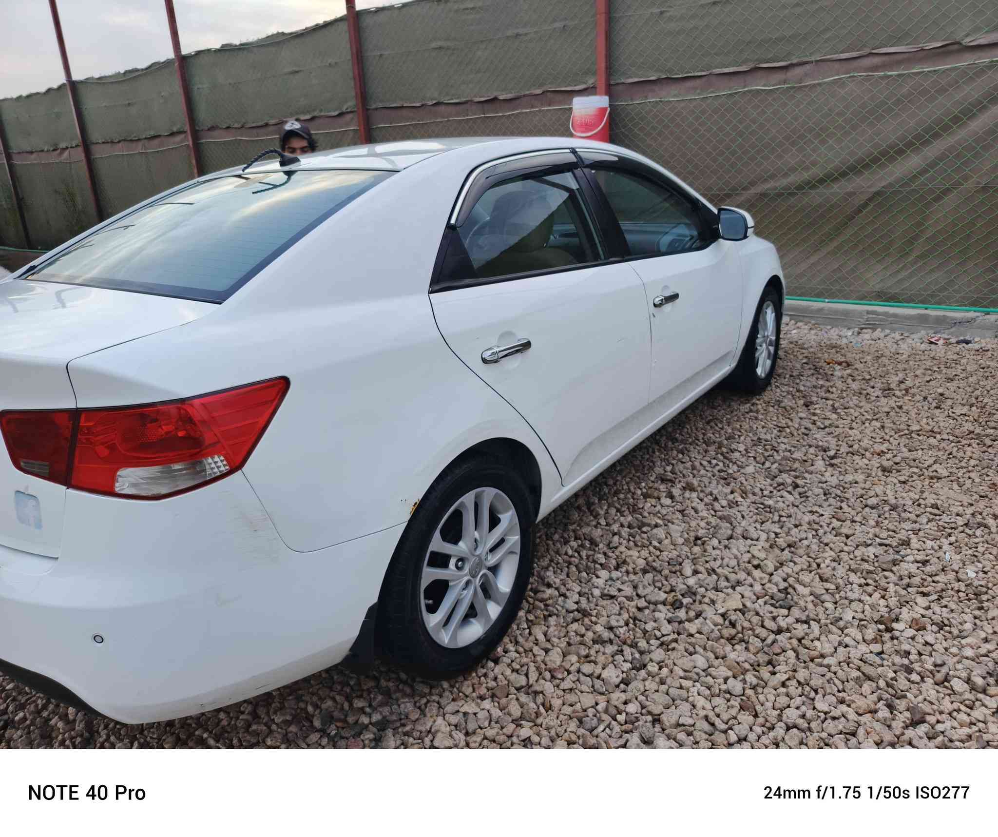 سيراتو البيع موديل 11حساسات اربع خلفي شاشة كامر ست نمر محرك الف وستميه سعرها 105وبيهامجال شاري يتصل ***********
