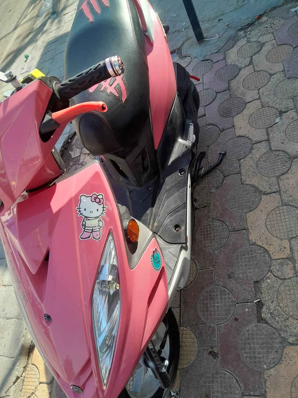 محرك مكفول برغي مامفتوح منها
سعرها ٩٠٠ خادم الطيبين 
كفرتها مصبغات كلهن مختمات اني صبغتهن 
بغداد زعفرانيه شارع كهرباء ***********
