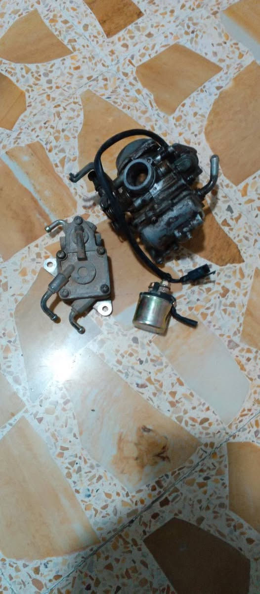 للبيع مال بوليس( كابريتر بلاديه) ( شخاطه شغاله )(فاكيوم بلادي)(  سماعه شي قليل مستعمله )مكان ديالى بعقوبة (((((‏‪***********‬‏)))))
