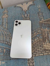 ايفون 11 برو ماكس ذاكره 256  بطاريه 84  وتر بروف مابي شخط  مكلف بالنشر...