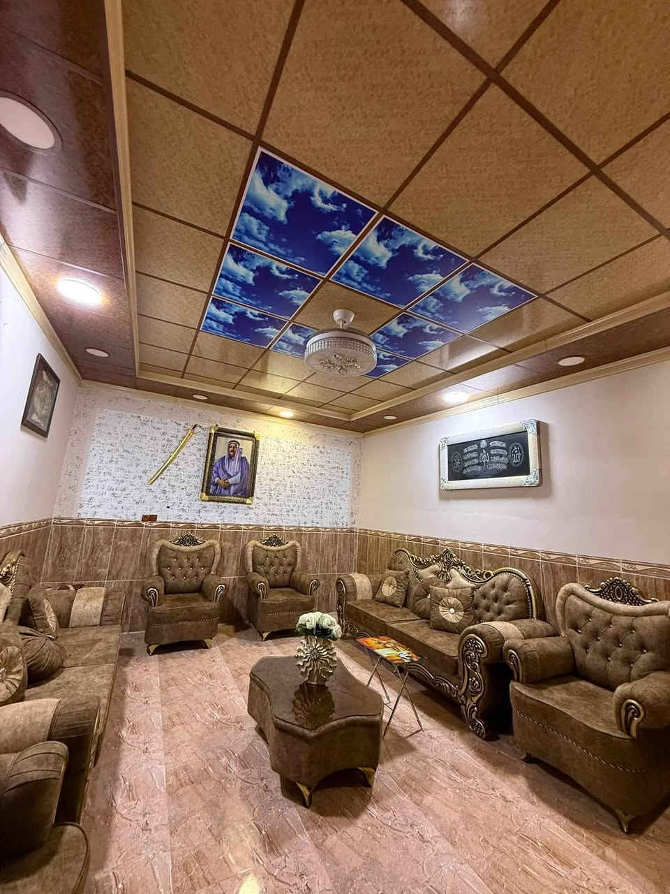 🏠دار للبيع بناء جدا نظيف 
   موقع مميز للبيع
~~~~~~~~~~~
~~~~~~~~~~~
طابو ملك صرف✏️📋
~~~~~~~~~~~
📐المساحه:200م
📐الواجهة :-10م

~~~~~~~~~~~
📍الموقع : حي الخضراء خلف غسل جيتي قرب روضه البلابل 

~~~~~~~~~~~
💸السعر :علق تم يوصل السعر
~~~~~~~~~~~
يحتوي الطابق الاول على:-
 غرفتين نوم + استقبال + هول + مطبخ حار بارد + الترك + كراج 
~~~~~~~~~~~
يحتوي الطابق الثاني على:-
هول +صحيات + 
غرفتين نوم:طابق الثاني معزول من الأول 
~~~~~~~~~~~
~~~~~~~~~~~
للاستفسار اكثر الاتصال على
***********📱
~~~~~~~~~~~
نستقبل جميع العروض 
🏠السكنيه  🏛️التجاريه
مكتب عدن بدايه سايدين عدن مقابل مجمع جوهره

