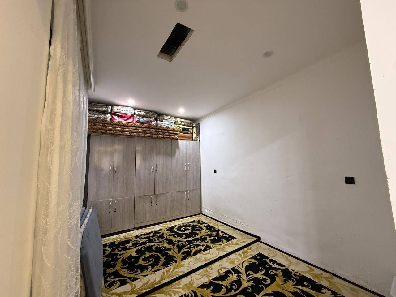 دار للبيع فى أربيل باداود  قرب شارع 100مترى مساحه  110متر يسجل كل من يحمل جنسيه عراقيه خدمات كامل ماء كهرباء شارع مدارس منهج عربي للاستفسار ***********واتساب
