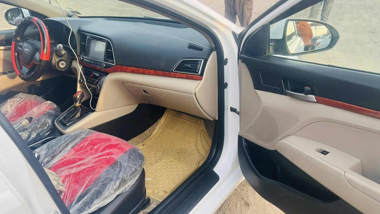 النترا موديل 2018
خليجي فول موصفات بستثناء البصمه بدون ضرر كفاله عامه ميكانيك مكفول تبريد قطعتين طخم تاير جديد سياره جاهزه من كلشي السعر 148 وبيها مجال بسيط الرقم 
***********
