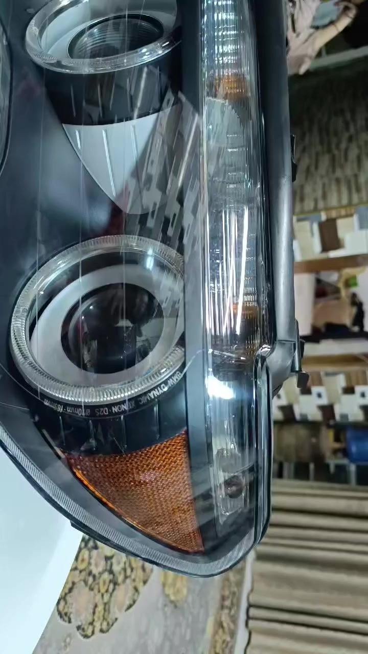 البيع مزدات bmwE65 2004 وكاله مو حاويه يجي بدون محولات بس كلوب العالي بيه ما مشدو د عل سياره خلاص داينمك وكاله هاذ السعر 300$ تلفون ***********
