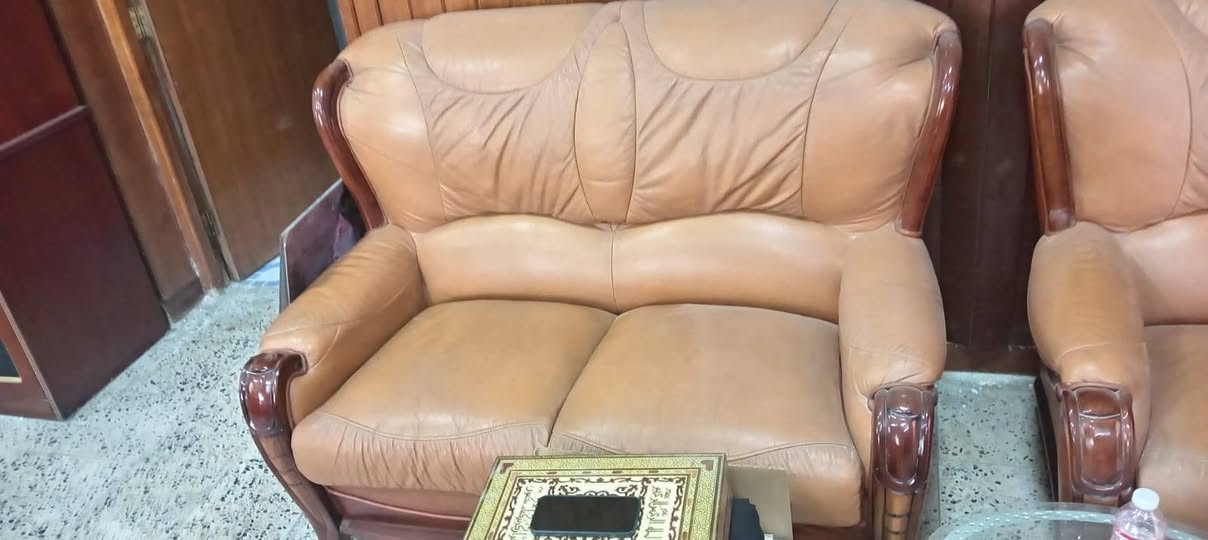 تخم ٧ مقاعد جلد مع ميز مكتبي ومزججه وكرسي دوار جلد للبيع المكان بغداد


**إذا كنت صاحب هذا الإعلان وتريد حذفه لأي سبب، رجاءا أرسل رسالة إلى الدعم الفني**