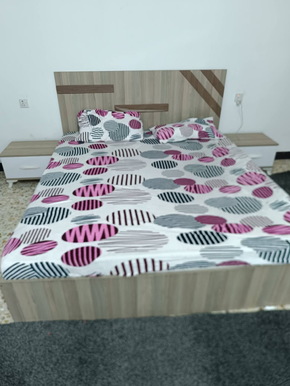 من رخصة الادمن غرفة نوم تركي مستعمله نضافة 90 بالمية استعمال شخصي للبيع غير متواجد عل فيس تلفون *********** العنوان بابل الحلة
