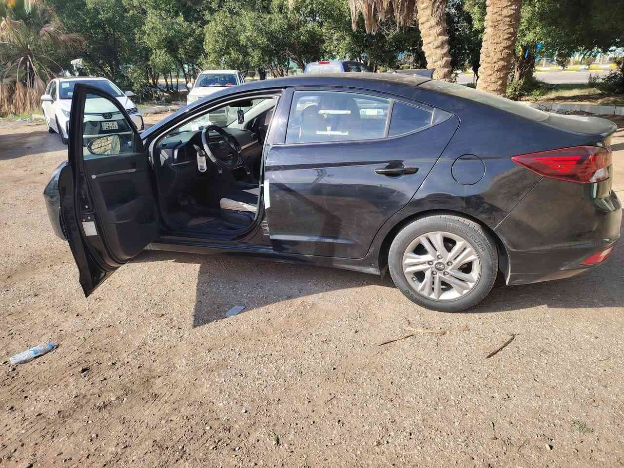 النترا موديل ٢٠٢٠ حادثها بنيد فقط
مكينة ٢٠٠٠ دوش كير at
تدفئة تبريد حساسات خلفية جانبية أمامية
وقوف ذاتي ✋
السياره ليبل واحد صور حادثها موجوده
السعر ١٢٢ 
***********
