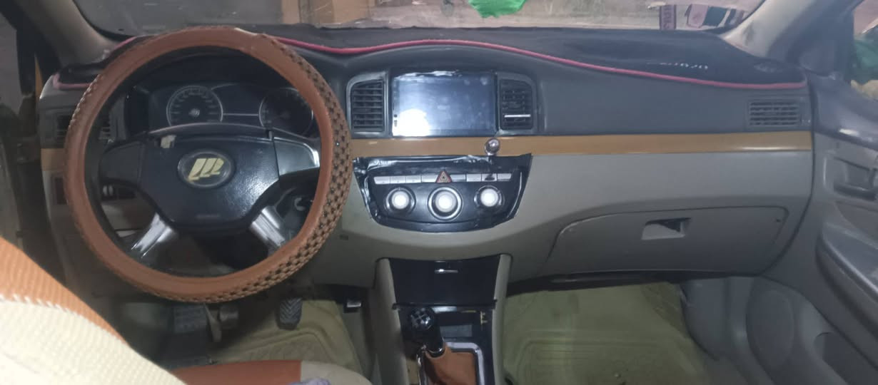 السلام عليكم سيارة ليفان موديل 2011 سيارة جاهزة من كلشي مكينه جديده راعيهة يريد تحويل عليهة (هيئة ومرور  900ألف)  رقم بغداد ألماني (سعر 19)قفل قفل  مكاني واسط صويرة     //رقمي👈//***********
