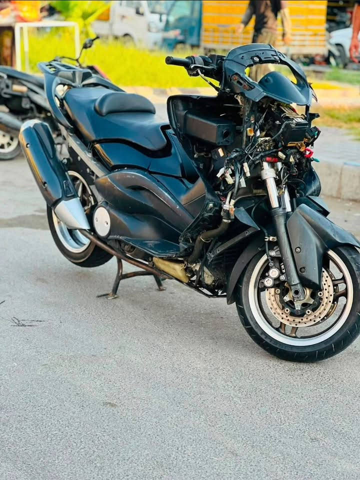 مكلف بالنشر‼️
سلام عليكم T-MAX 2011 ماشيه 30 الف دراجه مال لعب نظيفه ممفتوحه الدراجه كفاله عامه تجي تفحص وتاخذ او تجيب فيتر وياك واني خادم السعر 19 ورقه وبيها مجال حك الجيه 
مكاني : مدينة الصدر داخل وللاستفسار اكثر اتصل على صاحب الدراجه ***********
