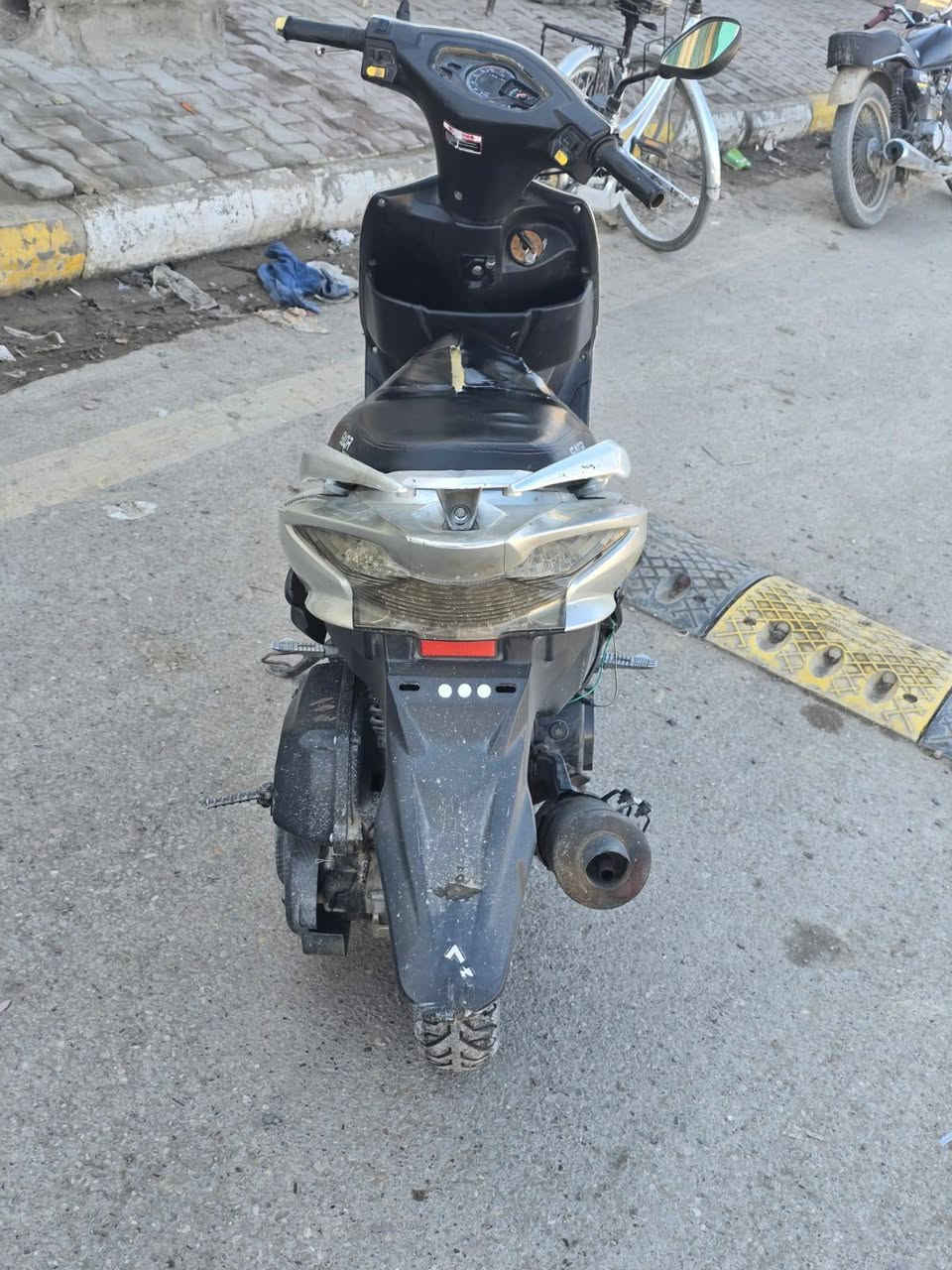 دراجه ادرس رمبه خير من الله اي نقص مابيها يرادلها ترتيب سعر ٤٠٠ وبيها مجال او مراوس ب ايراني مكاني ديالى شهربان ***********
