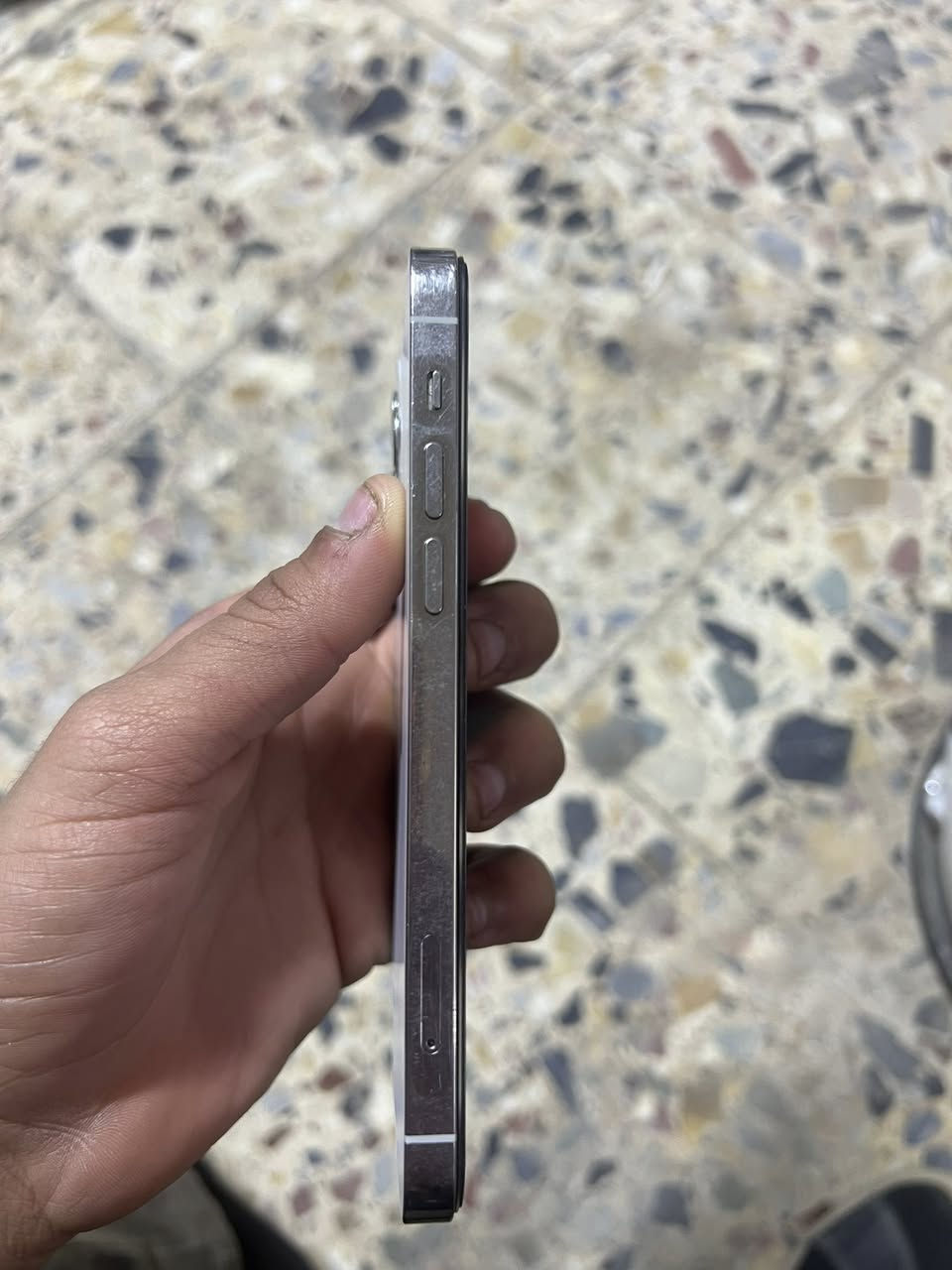 آيفون 12برو مبدل شاشه وبطاريه مرفوعه ١٠٠ مكان معامل العماري
رقم الهاتف ***********
