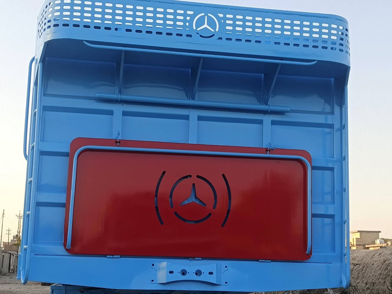 السلام عليكم عربانه للبيع تفصال جديد ما مشتغله
السعر 225 وبيهه مجال للشراي 
الرقم ***********
