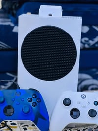 اكس بوكس سيريس اس • ٥١٢ جيجا • مع جوستكين