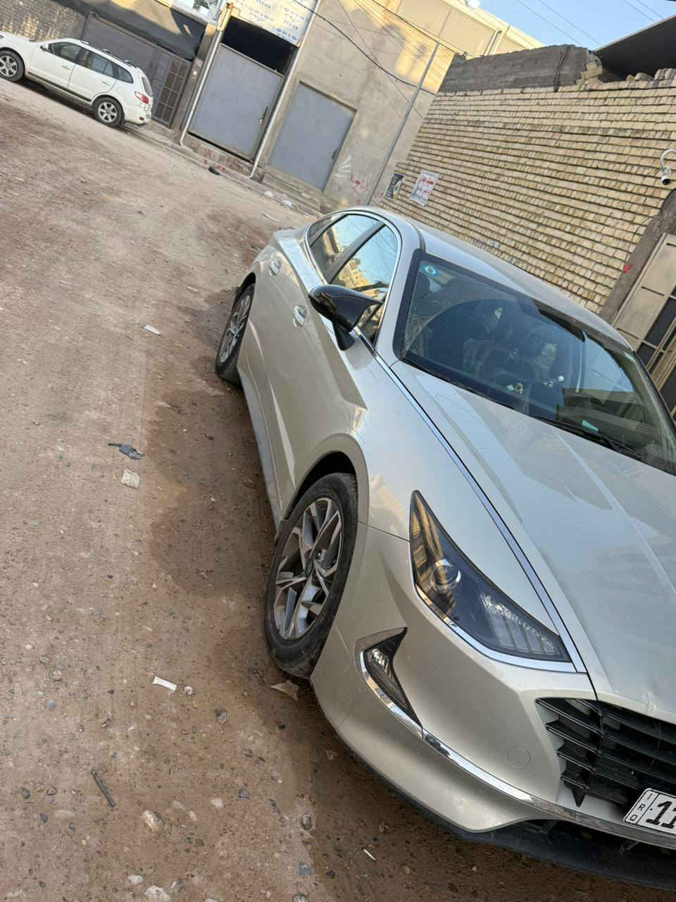 سوناتا ٢٠٢٠ الشكل الجديد السيارة مطلوبة للمصرف استقطاع الكتروني عن طريق الماستر باسم الوالد رقم انكليزي سنوية جديده مطلوبة سنة و ٧ اشهر  سيارة
ضربة الجاملغ الخلفي الايسر فوك من الهلال معمر بارد الهلال مال جاملغ ايمن فقط هلال وصاعد بل صبغ اربع اصابع مكينة 
صندوق مضروب ومبدل بيه شخوط بل باب الخلفي جهة اليمين مشتغل سيرفس حساس صالنصه ما بيه ماشية ١٥٠ الف كيلو
السعر ١٦٠ وبيه مجال مكاني الزعفرانية التواصيل على هذا الرقم ***********
*********** مكينة 2000دوش
