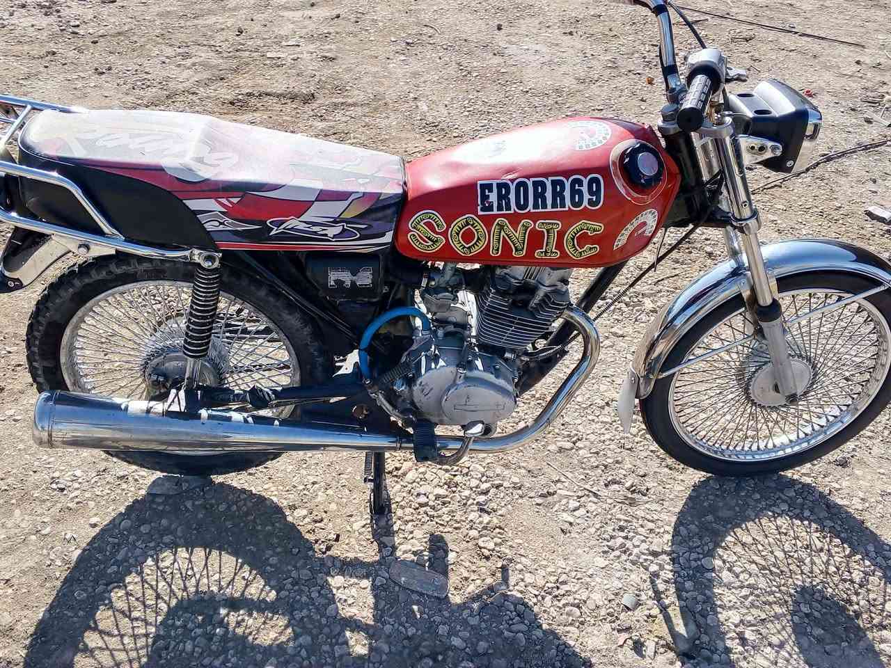 سلام عليكم دراجه للبيع كلك السعر ب300وبيها مجال بس الشراي يخابر ***********
