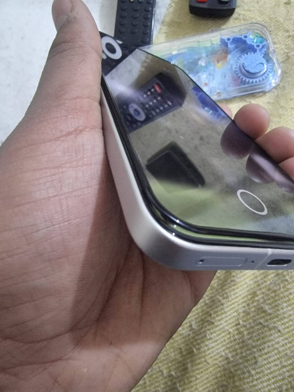 بوكو اف 7 ذاكرة 256 عشوائية 12 معالج سناب دراجون جيل الثامن لون ابيض ترو كلر الجهاز نظيف فقط نقطة خفيفة بحافة الشاشة  مع الملحقات مكاني بغداد الدورة *********** السعر 400 وبي مجال
