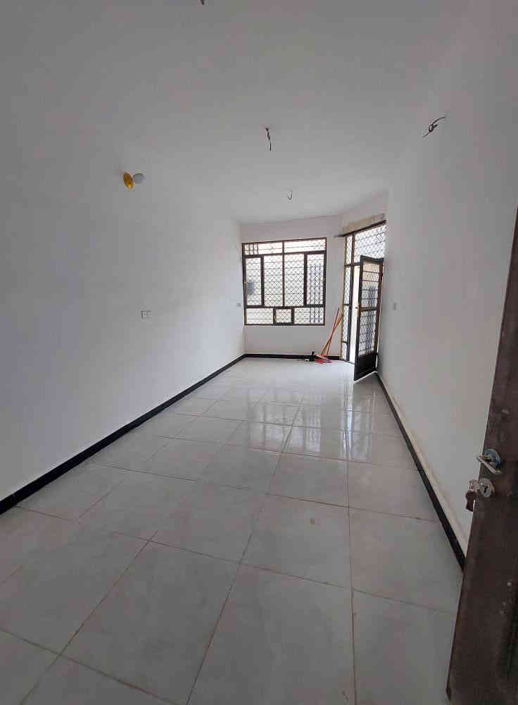 للبيع مشتمل في حي الجبيرية الثالثة
مساحة ١٢٥ متر
واجهة ٦ وربع نزال ٢٠
بناء جديد ٢٠٢٥ 
٣ غرف نوم حمامات فوك وجوه 
موقع جيد 
المشتمل مؤجر حاليآ ب٣٠٠ الف دينار
سند ٢٥ ابو الشعار بدون تحفظ 
السعر مناسب   ٦٩ مليون دينار 
 
☎️***********
