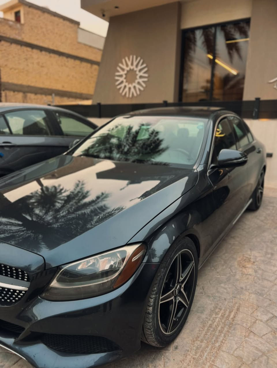 ‏‎للبيع او المراوس حسب القناعة 

مارسدس C300  موديل 2016 فول ١/١
دبل ماوس  
بانوراما
‏‎كلين السيارة و بيها سونار كامل 
مكفولة من الضربه و الصبغ 
‏‎و ماشيه 43 الف فقط 
‏‎السيارة جديدة بمنعى الكلمة 
‏‎و كير و محرك كل شي مكفول 
‏‎صفر مسج ونضيفه  
‏‎رقمها سليمانية و السنوية جديدة ب اسمي 

‏‎19,500$ و بيها مجال 

‏‎مكانها بغداد- المنصور 
‏‎*********** للاستفسار
