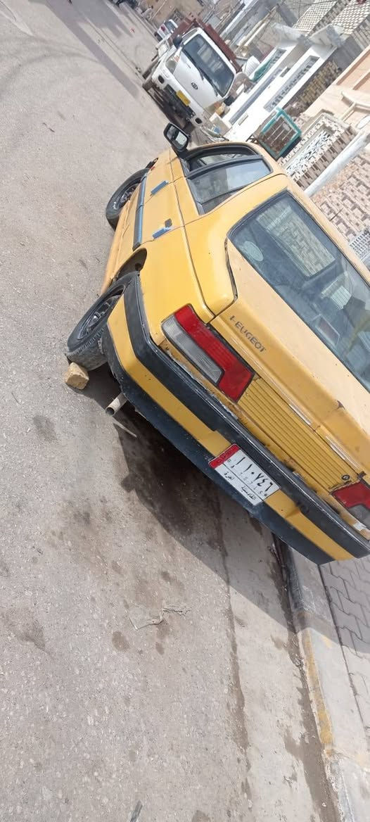 السلام عليكم للبيع سيارة بيجو روى موديل 2009رقم قادسية مكان نجف تخم تاير باتري جديد مكينة وكير جدد حدادية نضيفة السعر 10وبيهة مجال للشراي الاستفسار على الرقم ***********
