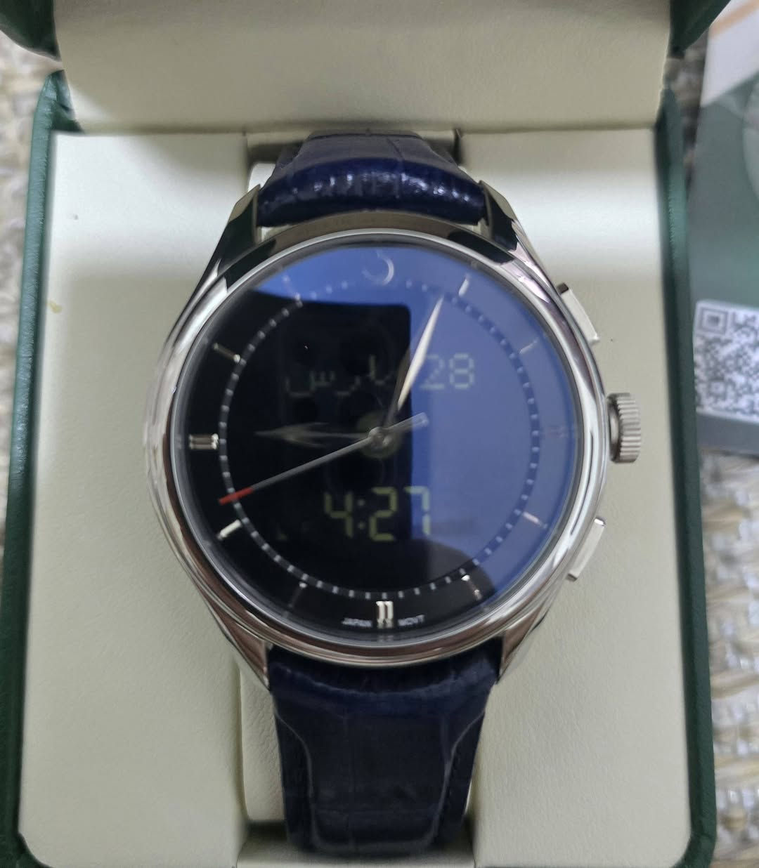 ساعات اصليه للبيع 
***********
