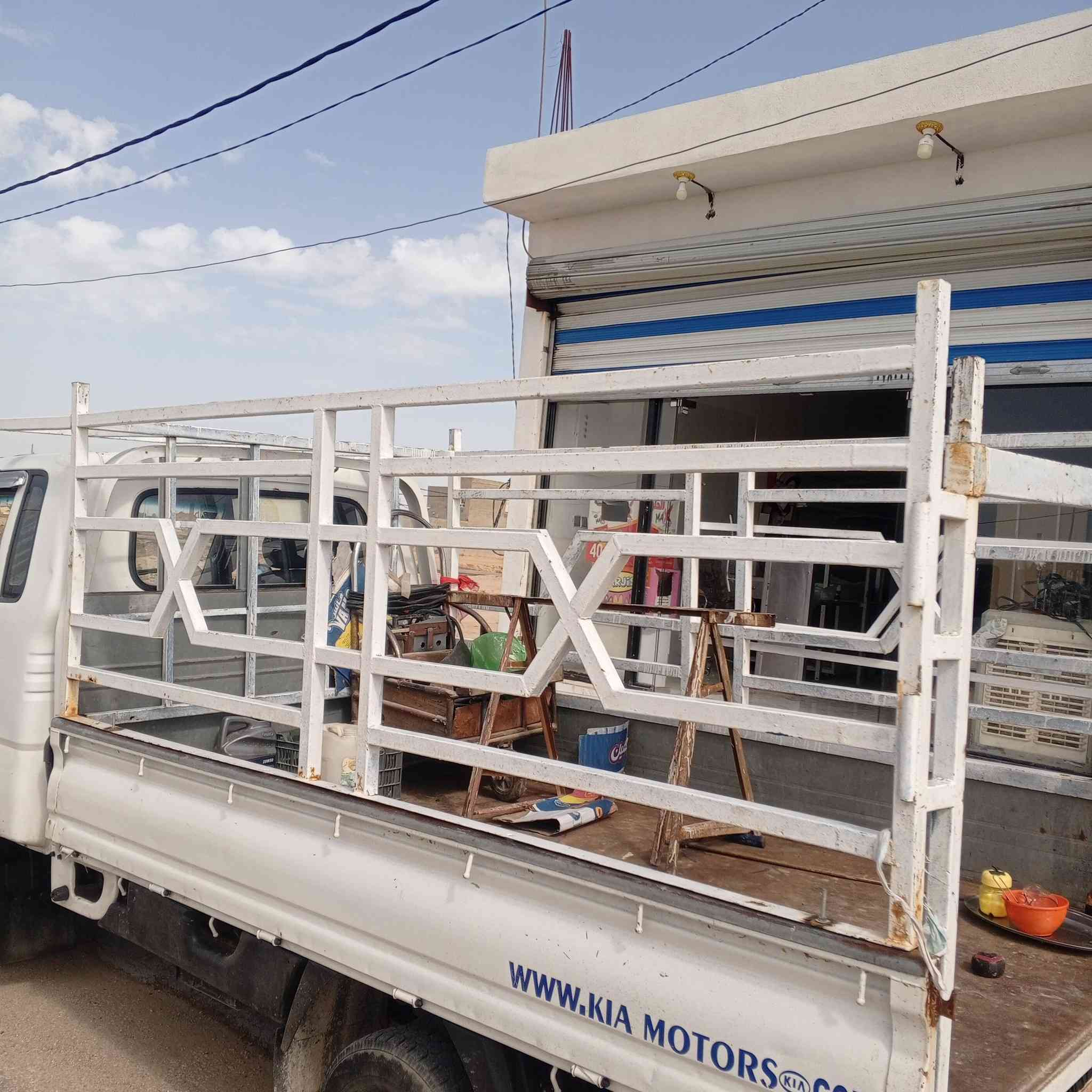 سلام عليكم محجر للبيع مال نثيه العنوان النجف***********
