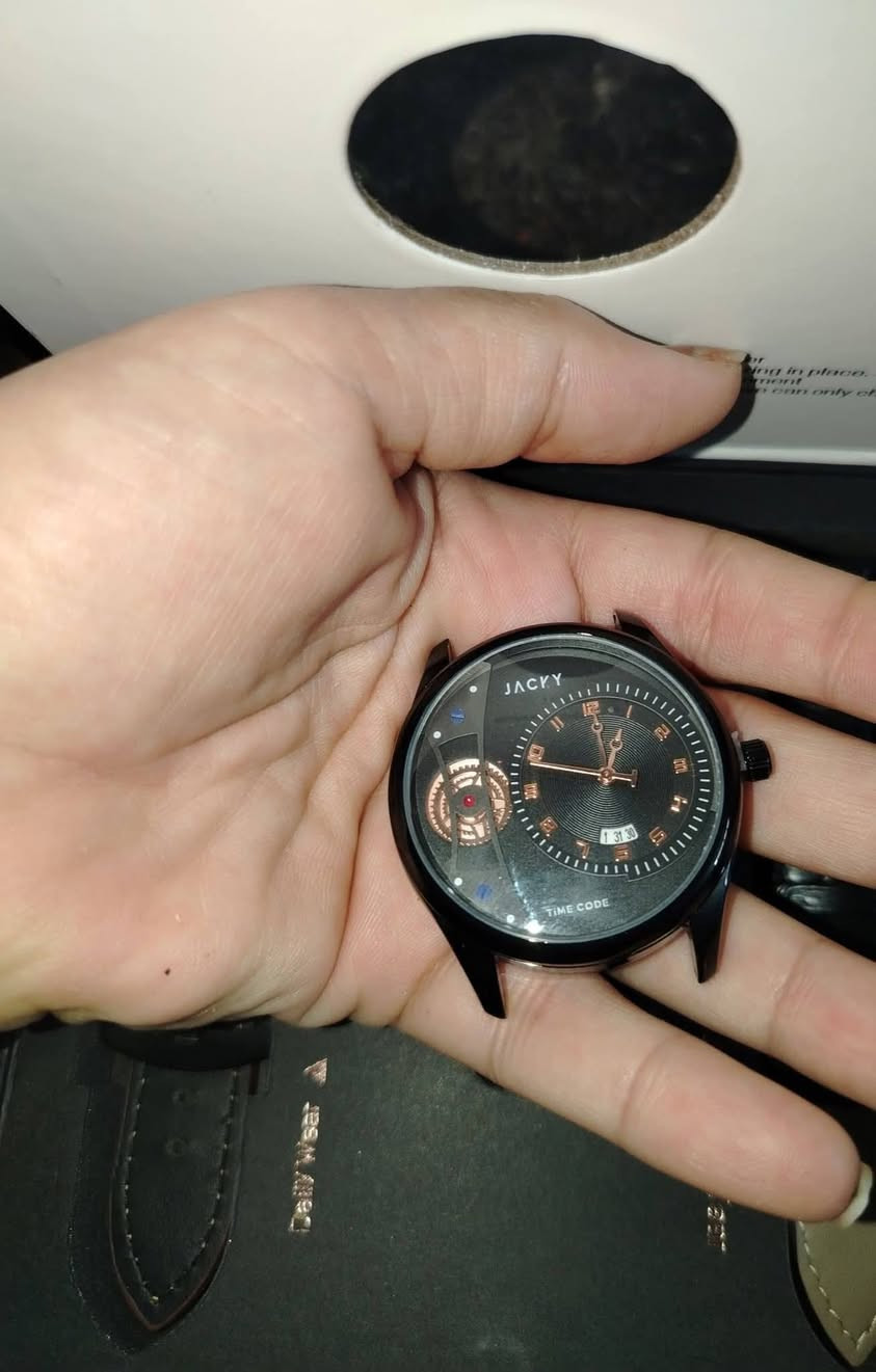 ساعة ماركه جلد سيرين يجي.وياها الي يعجبه يخلي سعر وياخذها ألف عافيه


**إذا كنت صاحب هذا الإعلان وتريد حذفه لأي سبب، رجاءا أرسل رسالة إلى الدعم الفني**