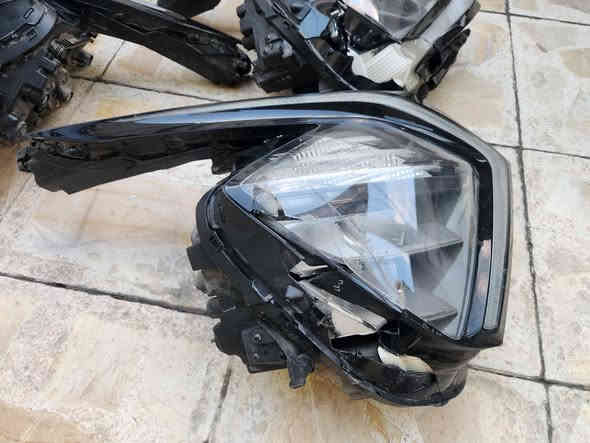 لايتات سبورتج 23
امريكي اصلي 
عدسه زنون وطاسه شغاله فقط كسر بالجامه موضح بالصوره 
السعر ١٠٠ الف القطعه وبيهه مجال 
للإستفسار الاتصال على/ 
*********** واتساب 
***********
