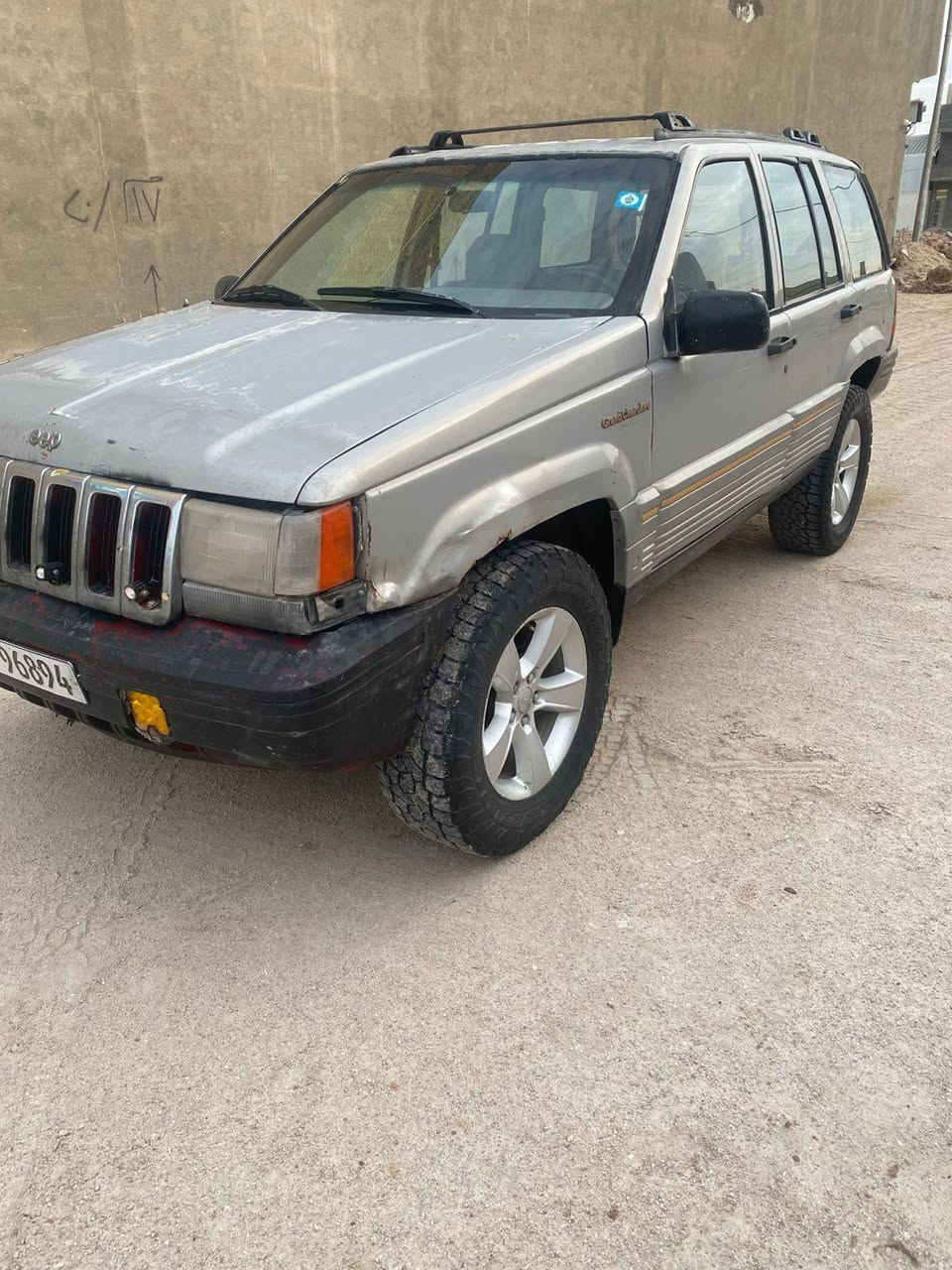 السلام عـْليگم
سياره جيب شيروكي
السعر38وبيها مجال 
موديل1994
السياره رقم بغداد
  سنويه بل2030
السياره مكفوله من العيب الشرعي 
السياره  مكينه وكير و حداديه  جديده
تخم تاير جديد
كهربائيات  شغاله
راعيها بل الناصريه  
العنوان الناصريه المركز
الاتصال عله الرقم***********

مكلف بل النشر
