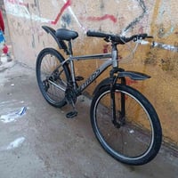 بايسكل للبيع مستعجل على بيعته السعر 115وبي مجال بسيط حجم 5-27 عليه سست...