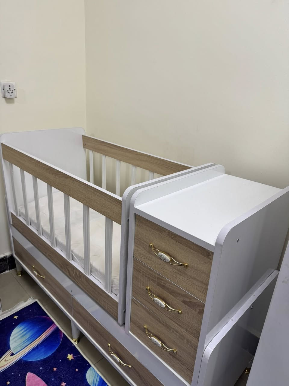 سرير أطفال للبيع 
جديد كلش منايم بي ابد 
مستخدمة فقط الجرارات مالته 
سبب البيع ما استعملناه 
منطقة السيدية 
السعر خاص


**إذا كنت صاحب هذا الإعلان وتريد حذفه لأي سبب، رجاءا أرسل رسالة إلى الدعم الفني**