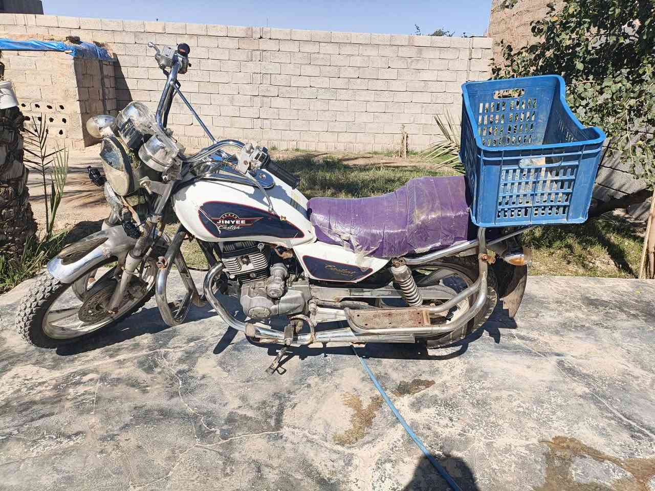 سلام عليكم 
دراجه جني 2016 للبيع اوراق كامله دراجه كامله مابيها اي نقص تشغل وتطلع 
***********
