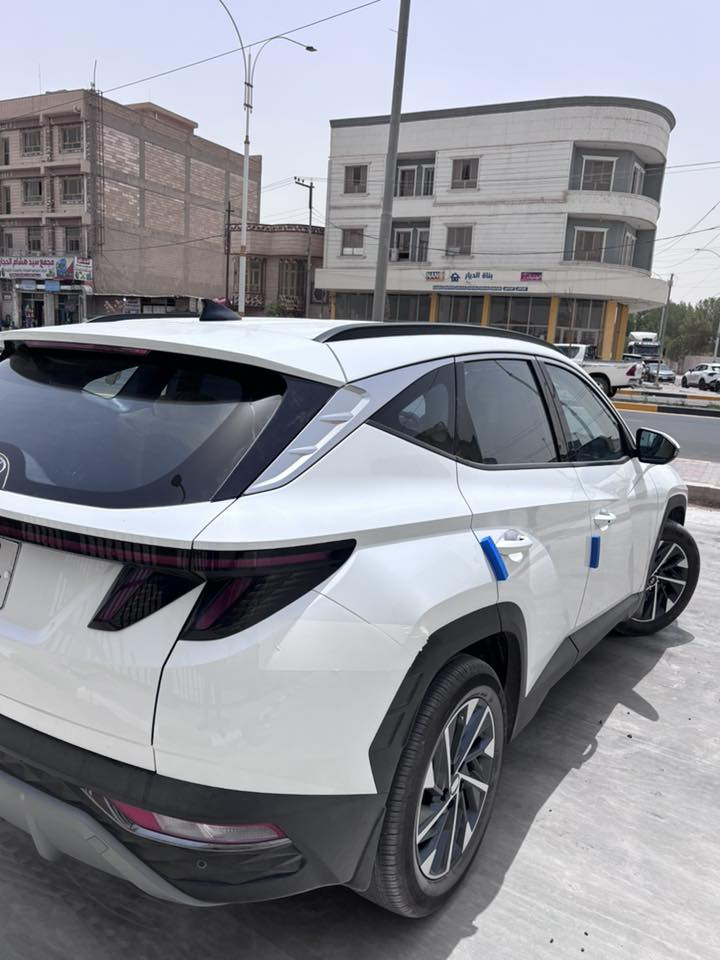 السلام عليكم 
للبيع  فقط بدون مراوس
توسان 2024  رقم بغداد الجديد باسمي
بصمه
حساسات 
كشنات مخمل 
ماشية 25 الف كيلو 
كامرة 
برغي مابيها نقص السياره جديدة بمعنى الكلمة 
(((مكفولة ماعدى
بيها بارد على كد 3اصابع بنهاية الجاملغ مال راكب  ))))
السعر عند الاتصال

مكاني المثنى ***********
