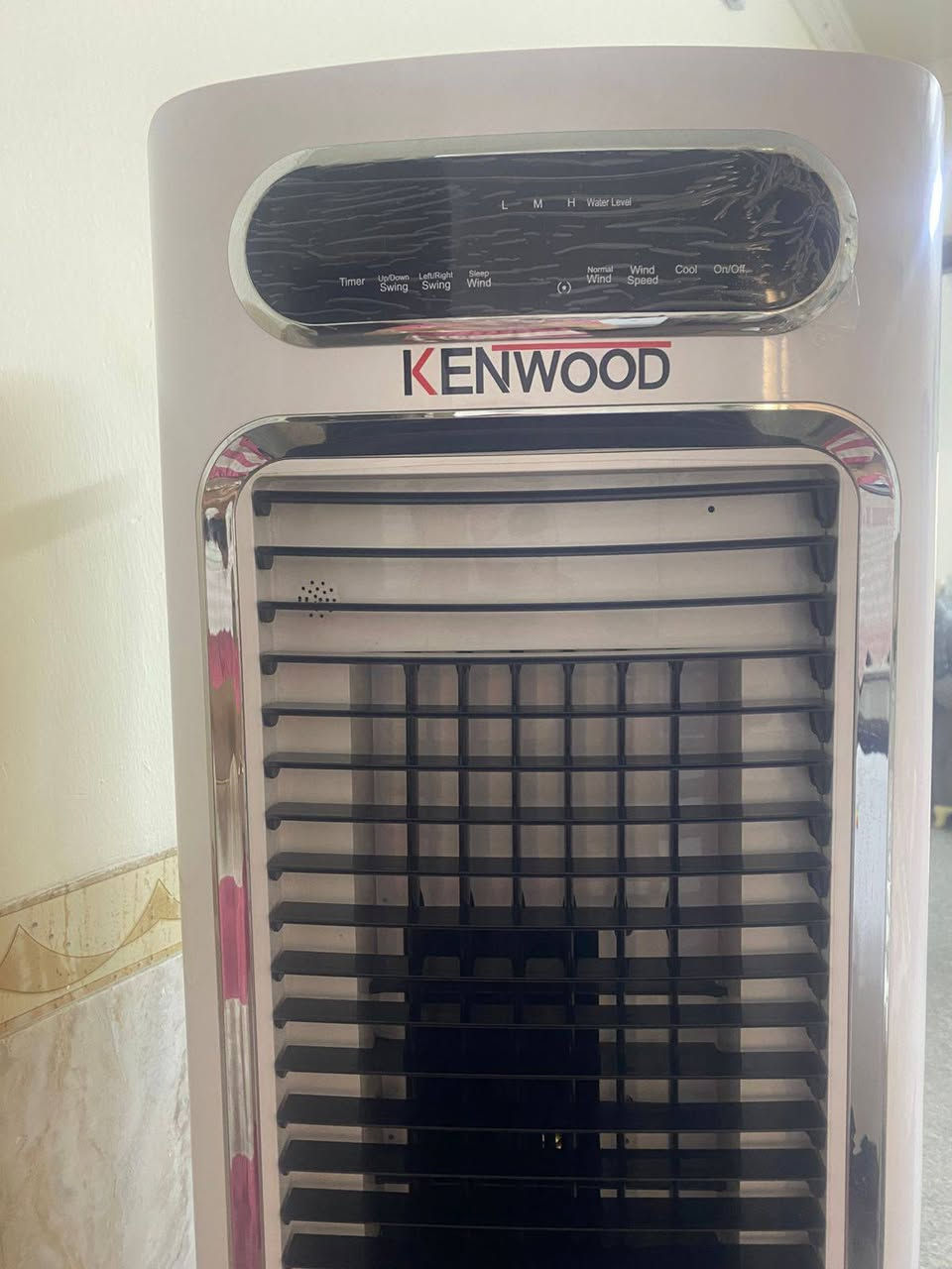 السلام عليكم
مبردة عمودية KENWOOD للبيع 💯

📌 الموديل: KN-46000T الحجم الكبير
📌 الحالة: نظيفة جداً واستعمال بسيط جدا
📌 تبريد قوي ومناسبة للغرف والصالات 
📌 بيها عجلات وسهلة النقل 
📌 سبب البيع: الشقة صغيرة

💧 تشتغل على المي
⚡ صرفها للكهرباء اقتصادي inverter
📍المكان: بغداد

السعر: 275قابل للنقاش 

للاستفسار مراسلة واتساب او الاتصال على الرقم 
***********
