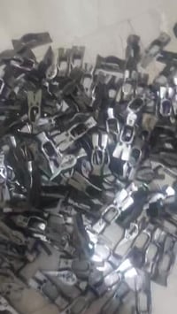 مطرقة صلب • مكفولة • جلد طبيعي