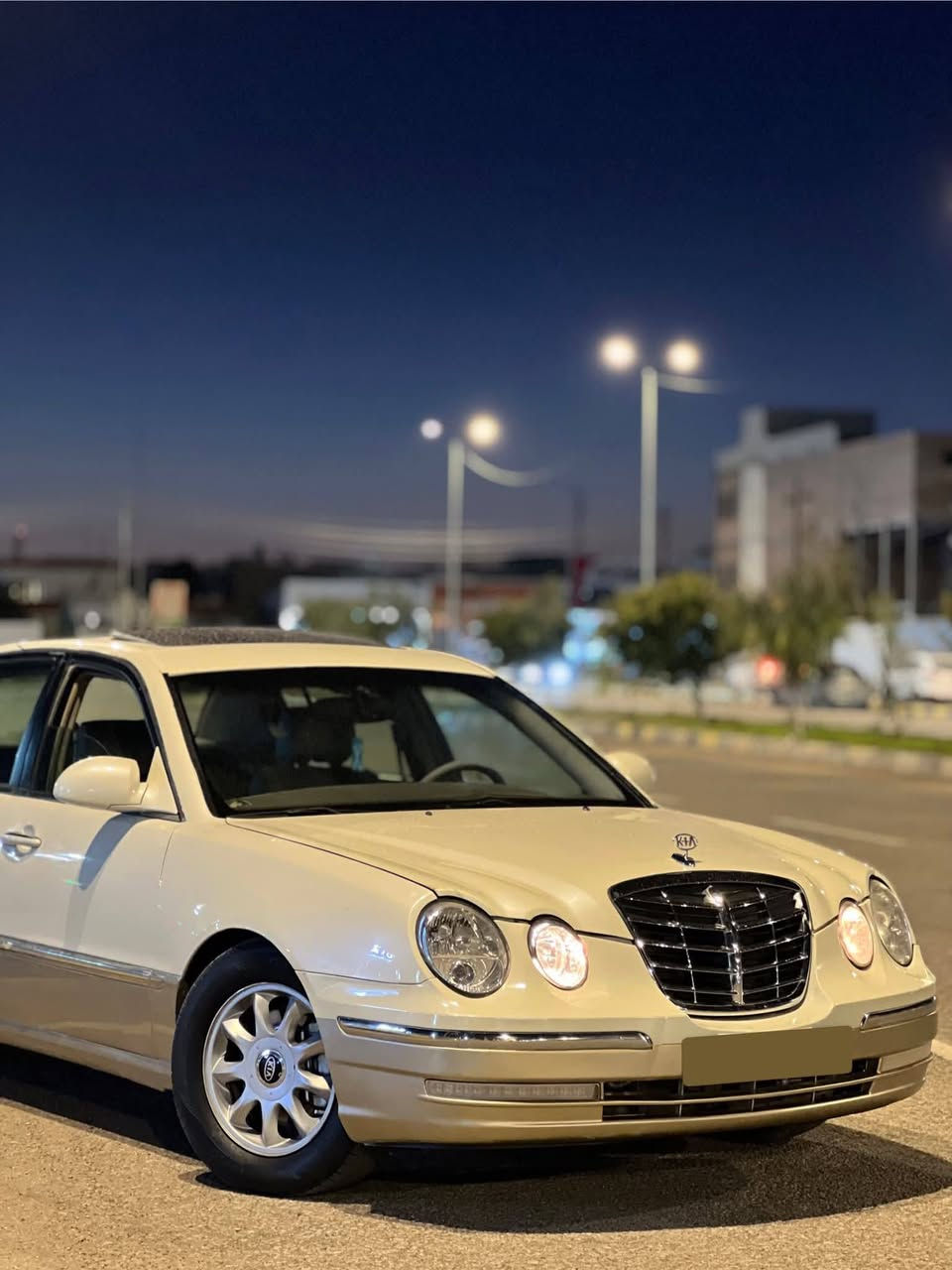 ‏كيا اوبيروس 2005
‏أعلى فئه فول مواصفات 
‏رقم بابل نكليزي سنويه 2029 بأسمي
‏.مواصفات السياره 
‏فتحه سقف/12ايرباك /كشنات كهرباء خزن ميموري
‏استيرن كهرباء /حساس خلفي /سستم صوت /
‏لايت عدسه كهرباء /اشاره لد /شاشه /كامره خلفيه 
‏تبريد قطعتين /مثبت سرعه /مساعد اجتياز/أربع جام كهرباء/حساس إطارات/دبل لايت عالي ناصي /مري كهرباء 
‏حداديه أمامي خلفي جديد 
‏محرك 6 سلندر 3.5كير ومحرك مكفولات 
‏سياره مال جناي جديده
‏_________________________
‏
‏الرقم /***********
‏الرقم/***********
‏
