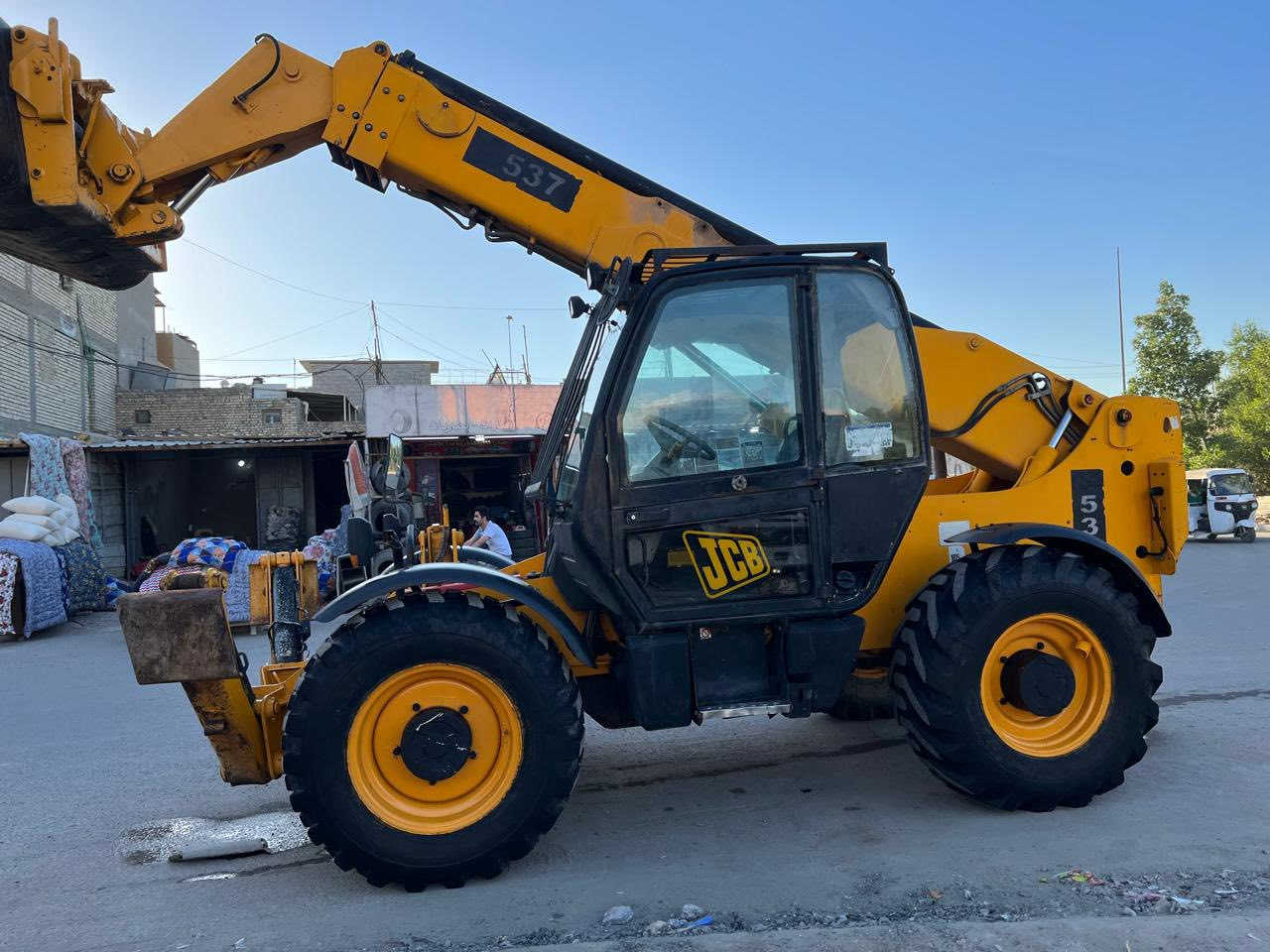 رافعه JCB سلايت 2003 رقم كاتي دهوك السعر 140 وبيهه مجال  مستعمل نضيف  العنوان بغداد الكاظمية الرقم ***********

