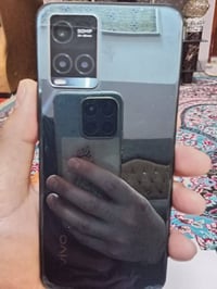 vivo y33s  نظيف جداً  للمعلومات الاتصال على الرقم 07809648611