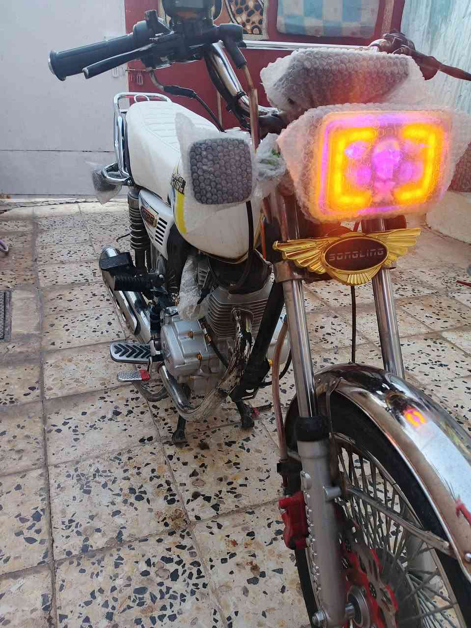 تايكر 2025كدام عينك صار اربع تشهر من اخذتها دراجه كدامك كلشي مابي جديدها بعها سعرها 650بيها مجال***********
