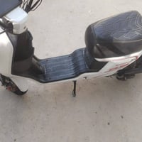 دراجة R9 نظيفة شوفة عينكم خمس بطاريات 32 رايدها ب300. للاستفسار 078837...