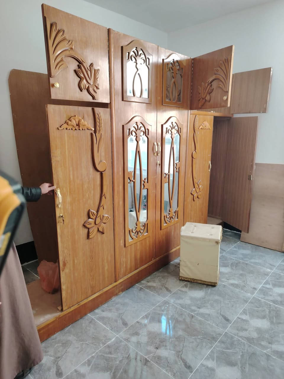 غرفه عراقي شد مع تلميع
وكنتور تركي شد
للاستفسار المراسله على الخاص او الاتصال على الأرقام التالية
***********
***********
