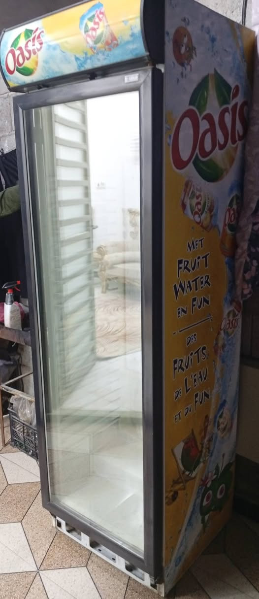 براد عارضة سعر ٢٢٥ الف على فحص  مكان رمادي تاميم *********** بالخدمه
